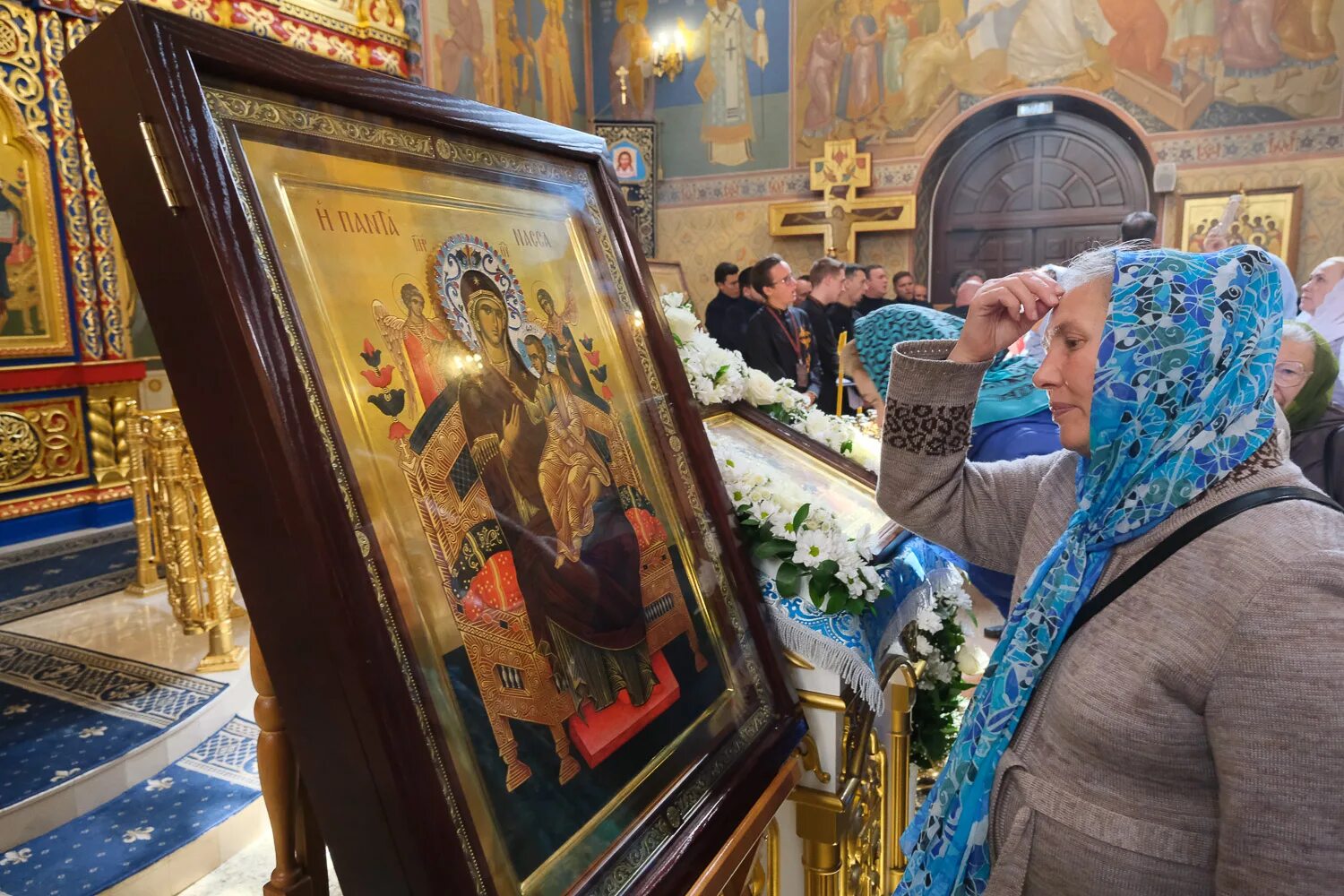 Мощи всецарица новоспасский монастырь. Храм новоспасский монастырь икона всецарица. Икона всецарица в москве в новоспасском монастыре. Новоспасский монастырь икона всецарица. Икона всецарица в москве в новоспасском монастыре.