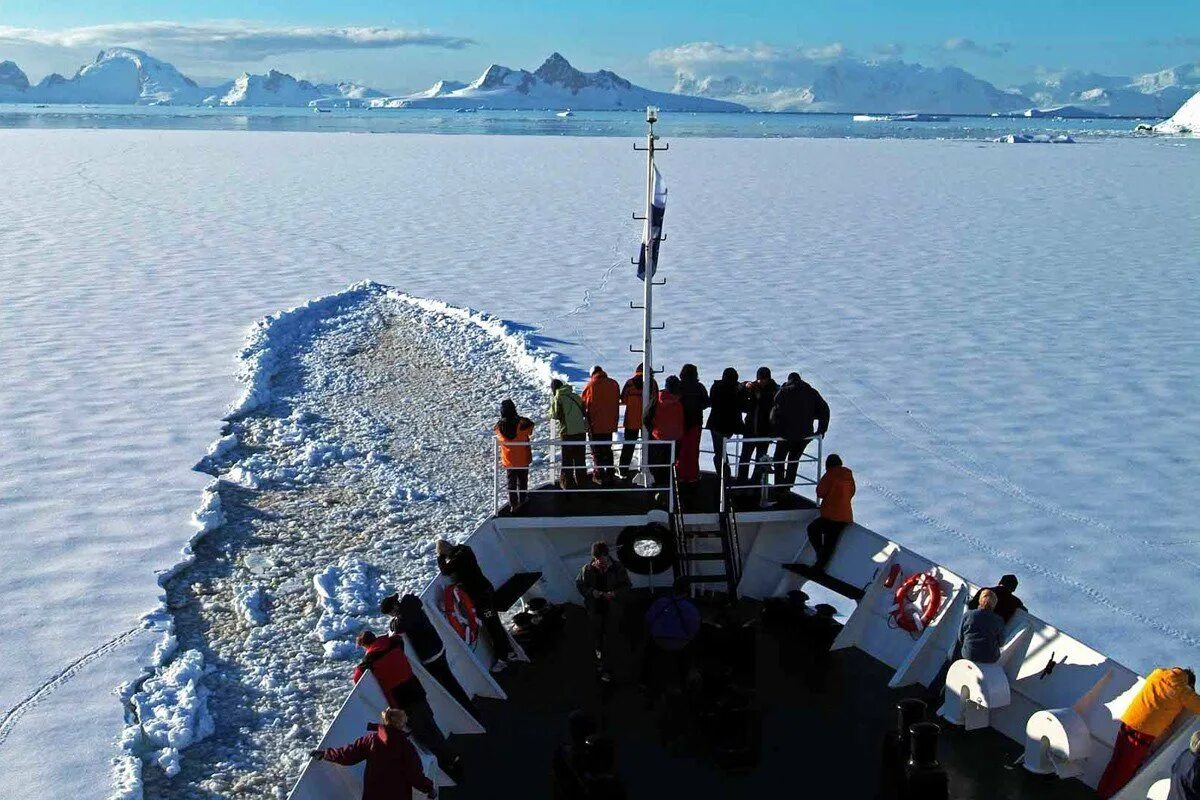 Ушуайя антарктида. Le Boreal круиз в Антарктиду. Ушуайя корабль. Южные Шетландские острова Антарктида.