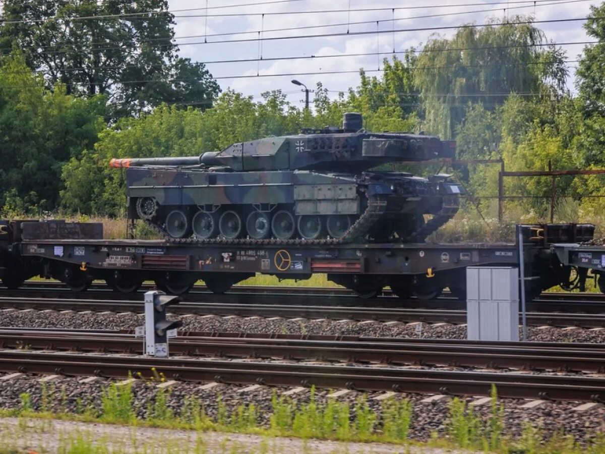 Уничтожен эшелон. Эшелон военной техники. Передвижение военной техники в США. Численность техники ВСУ. 80 Ый эшелон.