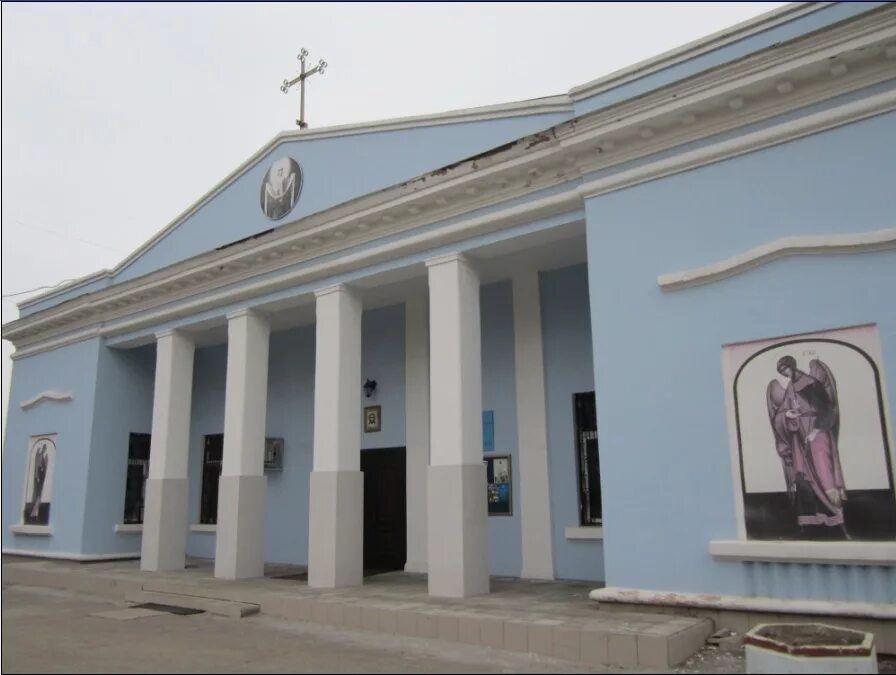 Храм покрова пресвятой богородицы деревянная уссурийск. Одноэтажный храм. Храм покрова пресвятой богородицы г хабаровск. Храм церковь калтан. Покров богородицы храм хабаровск.