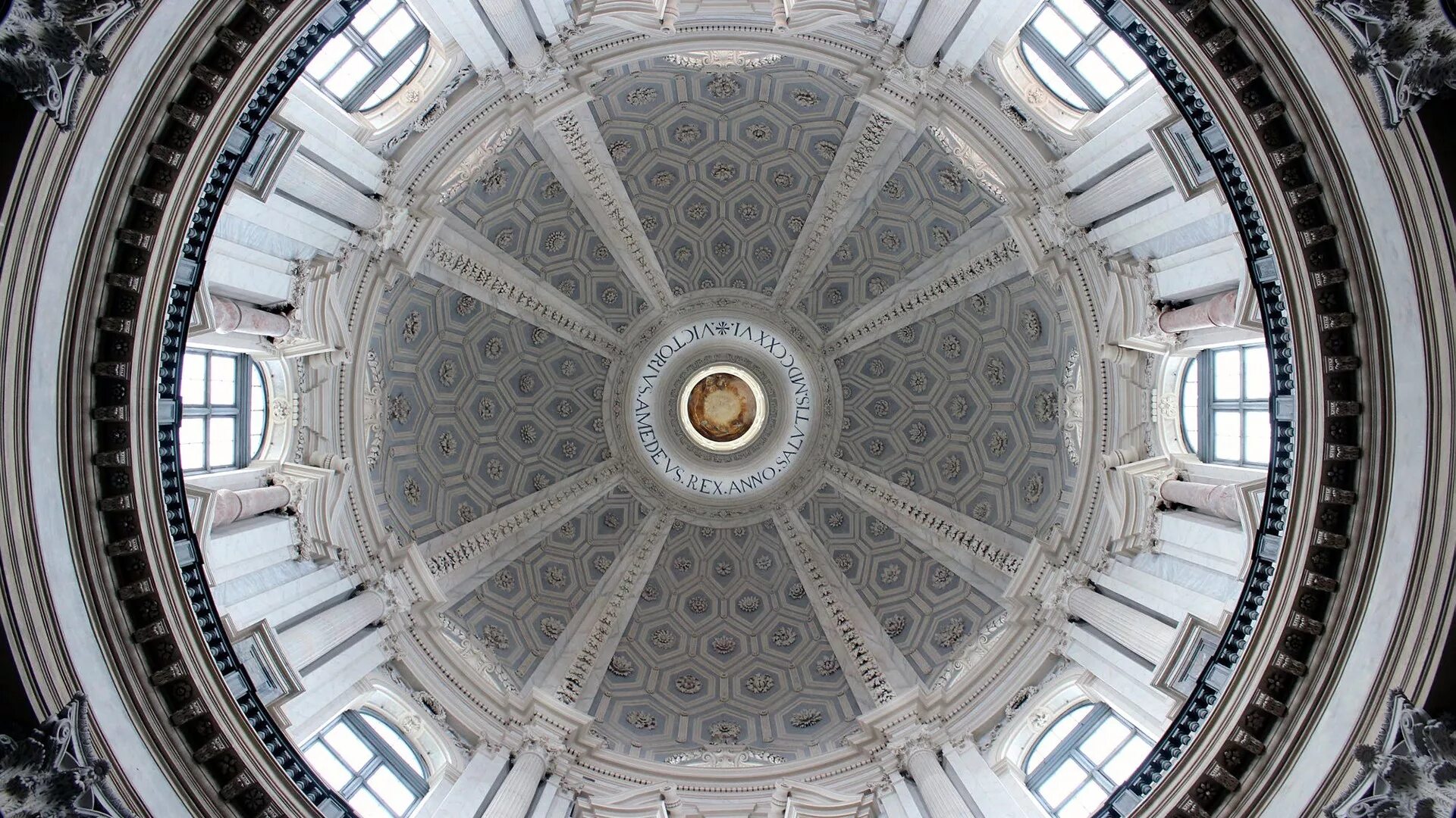 Здания со стеклянным куполом фото. Купол невская ратуша внутри. Купол сюрреализм. Проект купол. Купол времени.