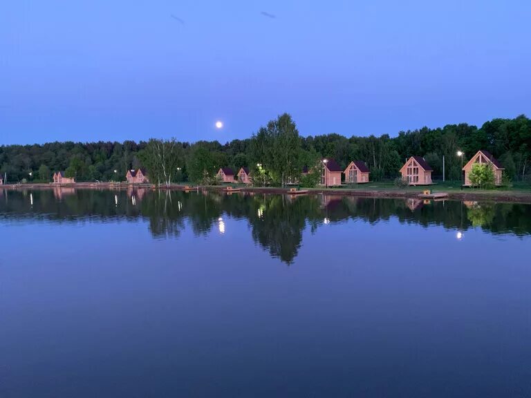 шибаевский пруд. зона отдыха филевский парк. искона парк можайск. чистые пруды гремячье рыбалка. понтонный пирс с беседкой.