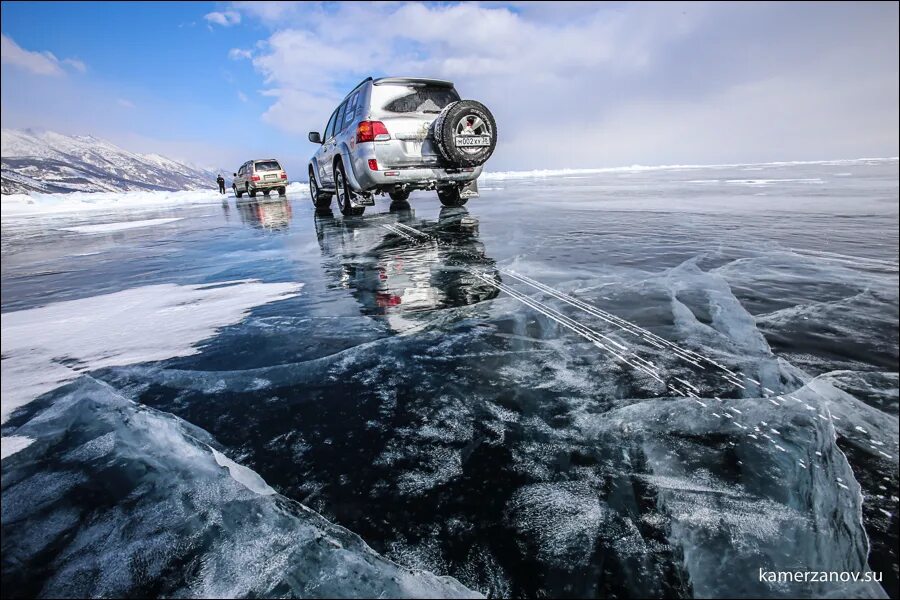 Можно на машине на лед. Хивус на Байкале. Байкал трофи. Машина на льду Байкала. Джип Байкал.
