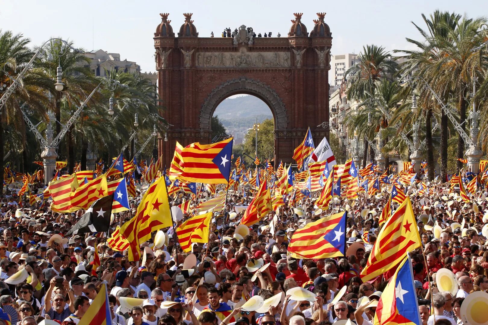 Испания независимость Каталонии. Каталония (автономное сообщество). Каталония референдум. Испания давлати.