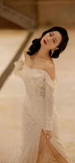 Sexy and charming Ni Hongjie - iNEWS 