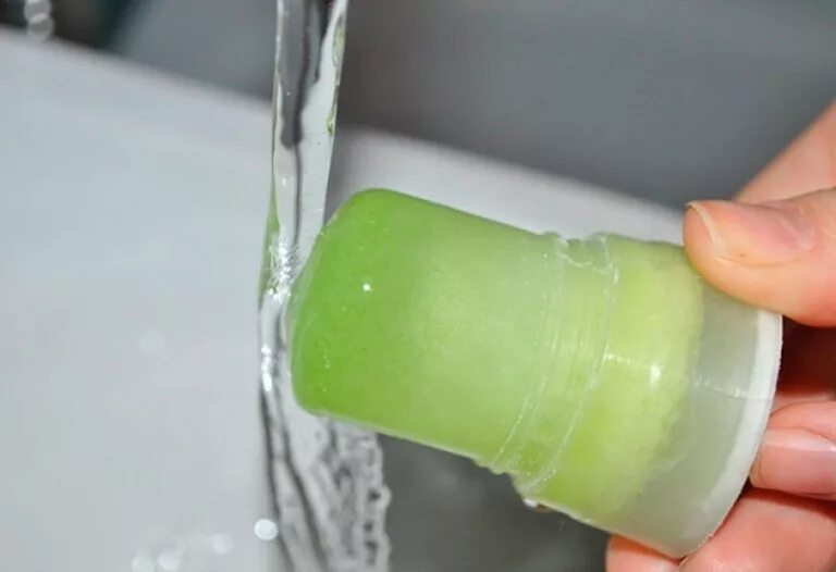 Кристаллический дезик. Квасцы от пота под мышками. Как пользоваться кристаллом. Как пользоваться кристаллом. Как пользоваться кристаллом.