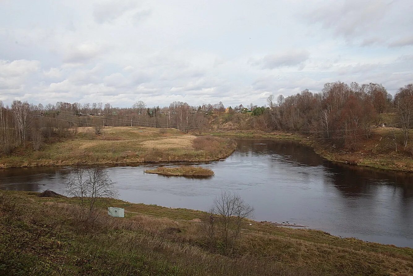 Холмитянин в холме новгородской области. Река Ловать Новгородская. Г холм Новгородской области река Ловать. Холм Новгородская область мост. Река Ловать город холм.