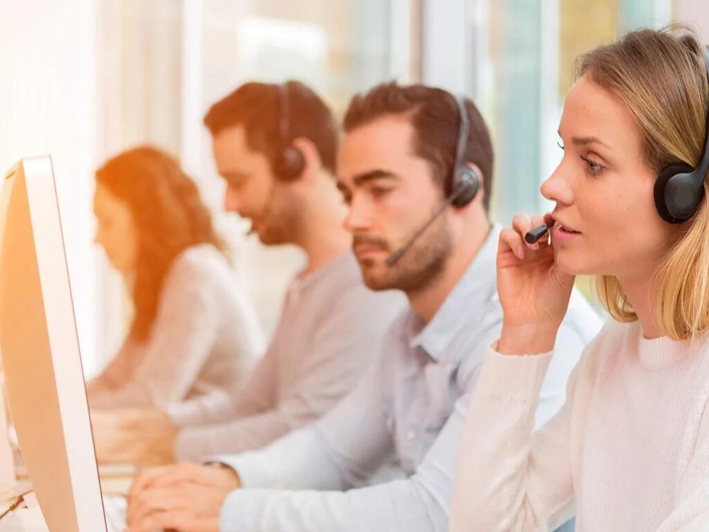 облачный колл центр. работник колл центра. оператор колл центра. оператор контактного центра. оператор колл центра.