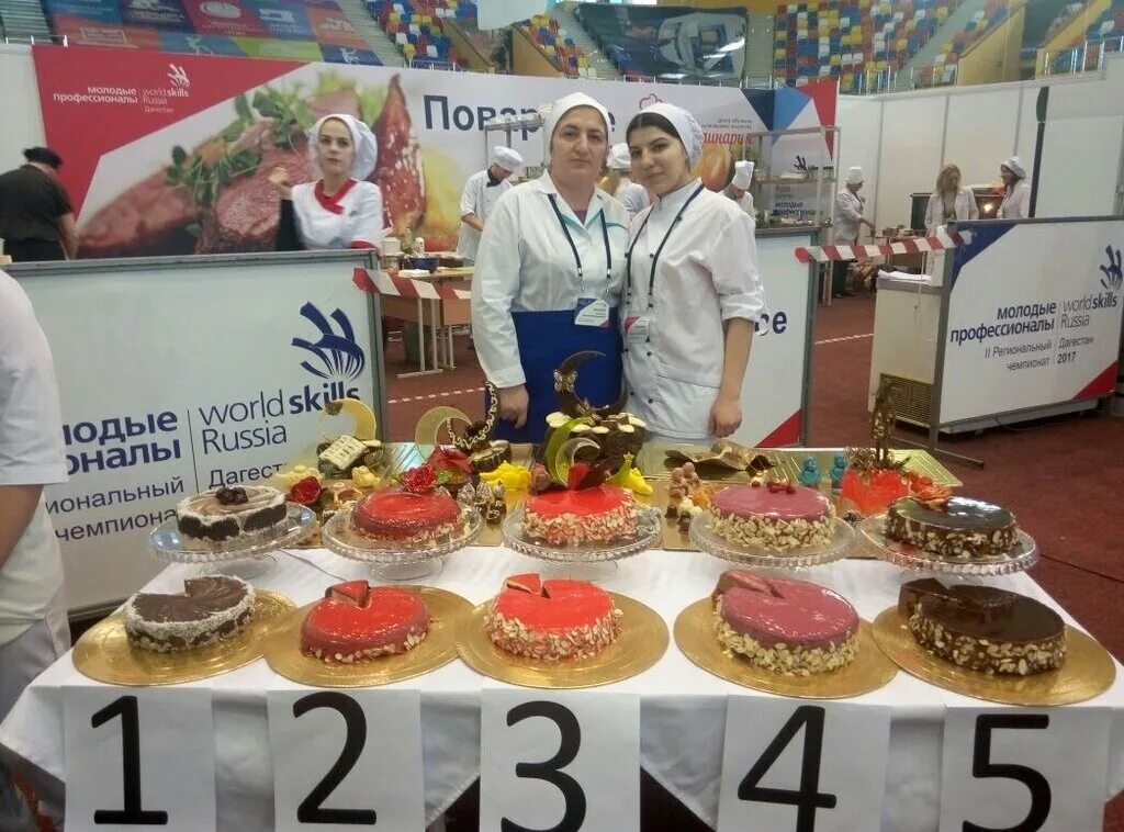 Зал главы города избербаш. 11 школа избербаш. Элком избербаш. Избербаш. Сотрудники администрации города избербаш.