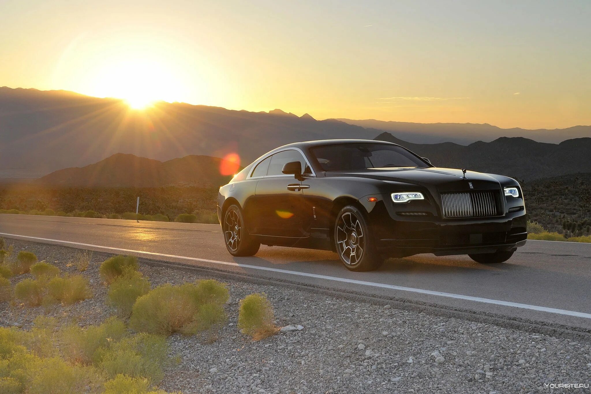 Дорога утро машина. Rolls Royce Wraith 4k. Rolls Royce а4. Роллс Ройс 1920. Rolls Royce Wraith обои 4k.