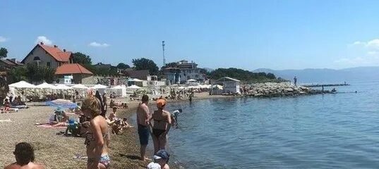 Сколько градусов море в новороссийске сейчас. Вода в море новороссийск. пляж алексино новороссийск. море в новороссийске сейчас. вода в черном море в новороссийске.