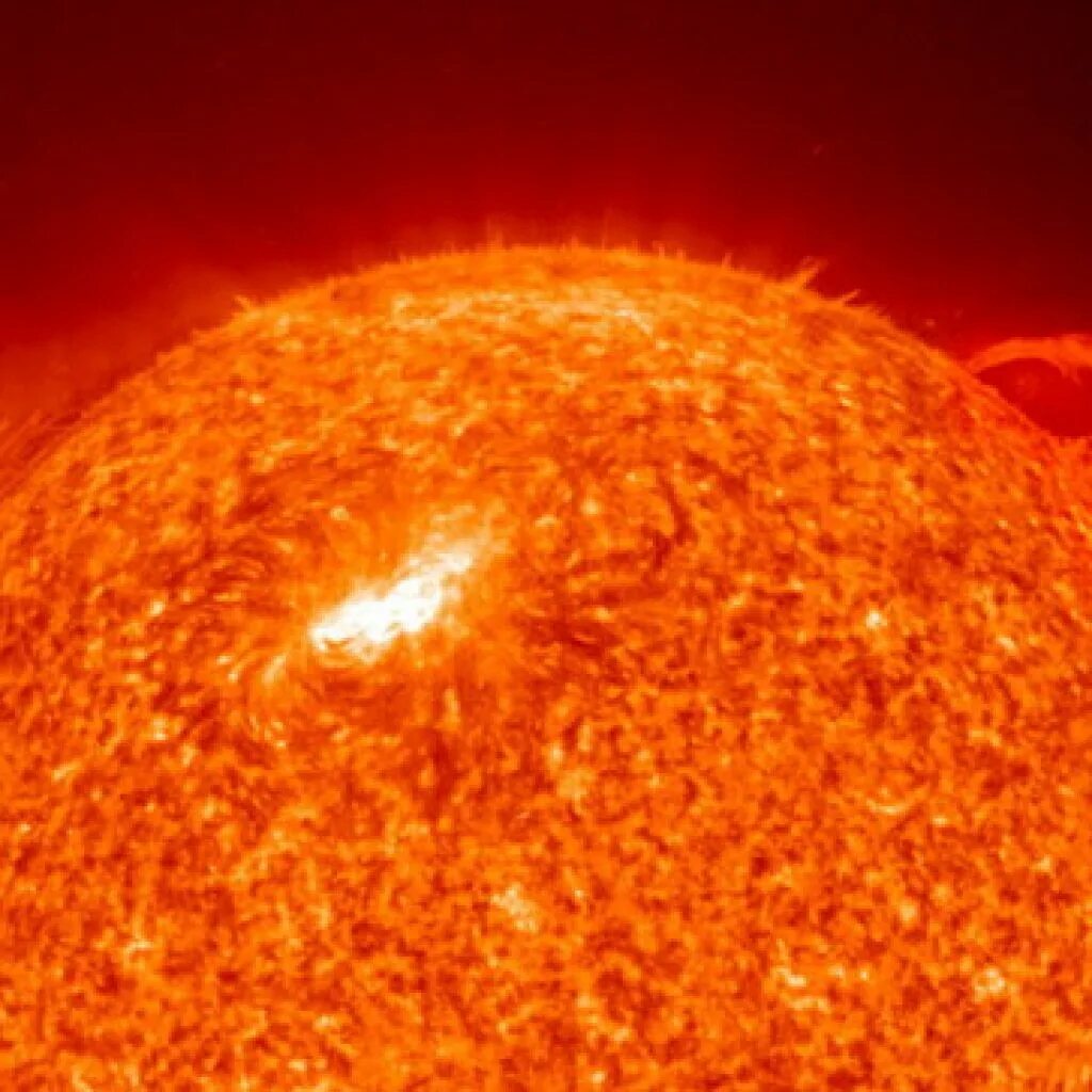 протуберанцы на солнце. какого цвета солнце на самом деле. жёлтый карлик звезда характеристика. Sun какой. солнце желтый карлик.