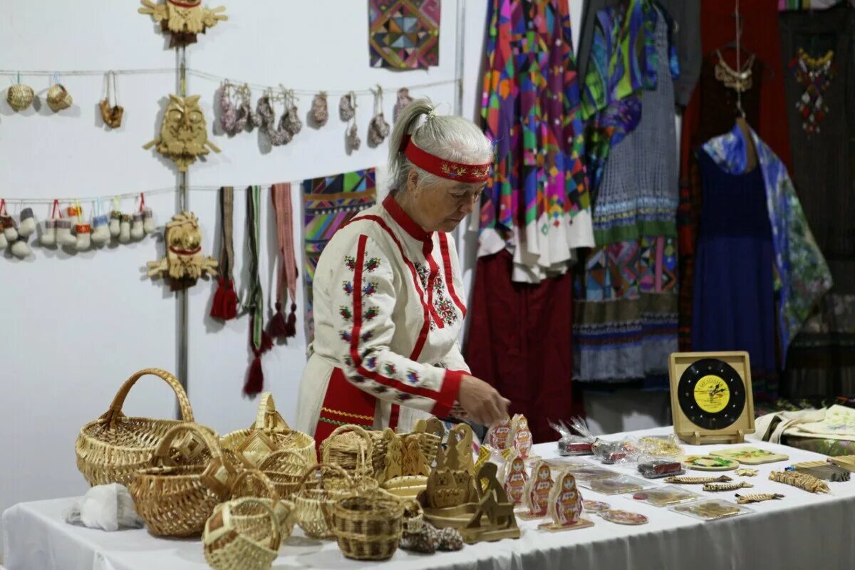 Народные промыслы рязанского края. Единый день промыслов и ремесел. Сасово рязанская область , народные промыслы. Выставка рушников в библиотеке. Единый день промыслов и ремесел.