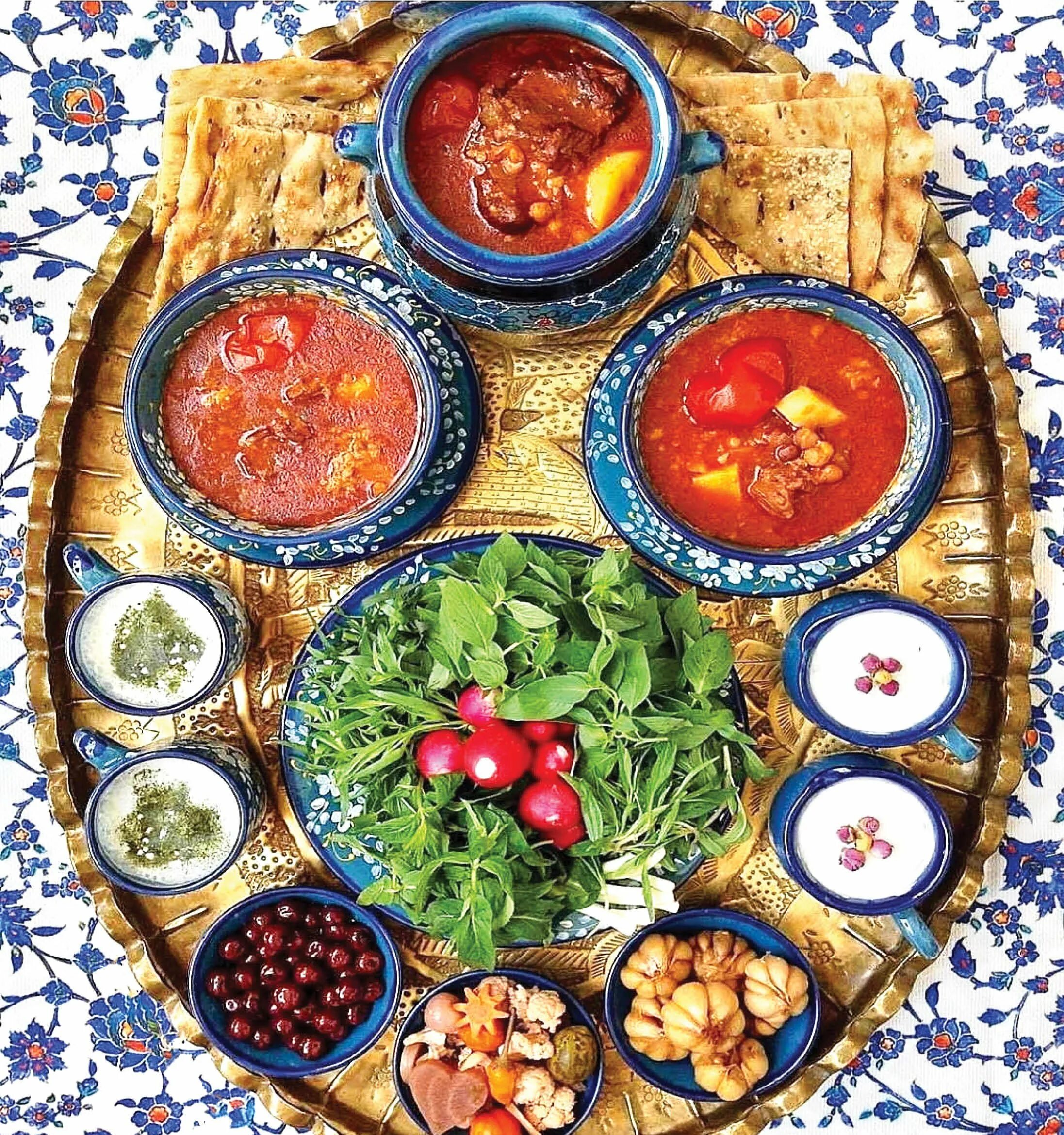 Еда узбекской кухни. Восточные блюда. традиционная восточная кухня. узбекская кухня. блюда узбекской кухни.