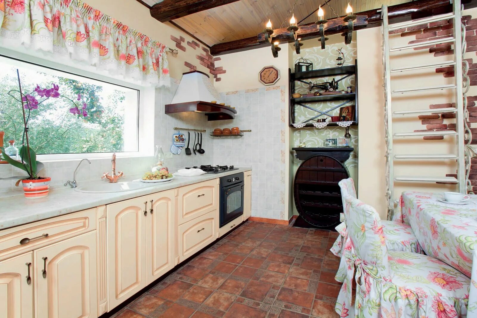 Кухня отделка своими руками. Кухня в деревенском доме. Кухни на дачу. Кухня на даче в стиле Прованс. Деревенская кухня интерьер.