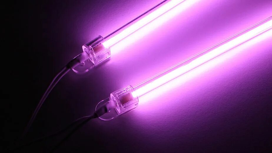 Включи неоновый свет. Фиолетовый неон. Фиолетовая неоновая лампа. Неоновый фиолетовый. Неоновый свет.