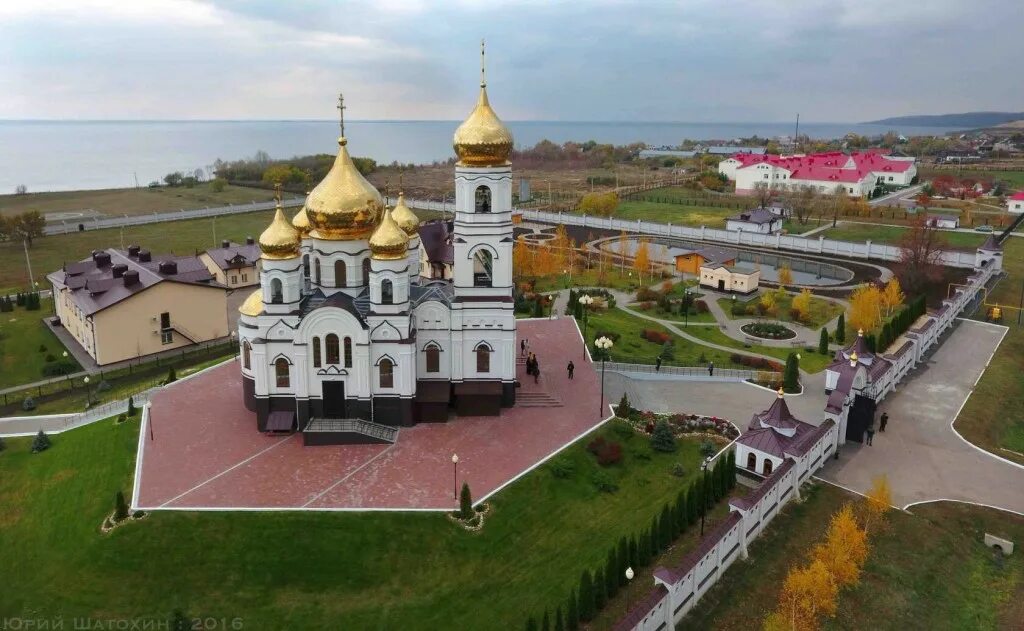 Поселок алексеевка саратовская область. Монастырь иоанна кронштадтского хвалынский район. Храм в алексеевке хвалынского района. Поселок алексеевка саратовская область. Поселок алексеевка саратовская область.