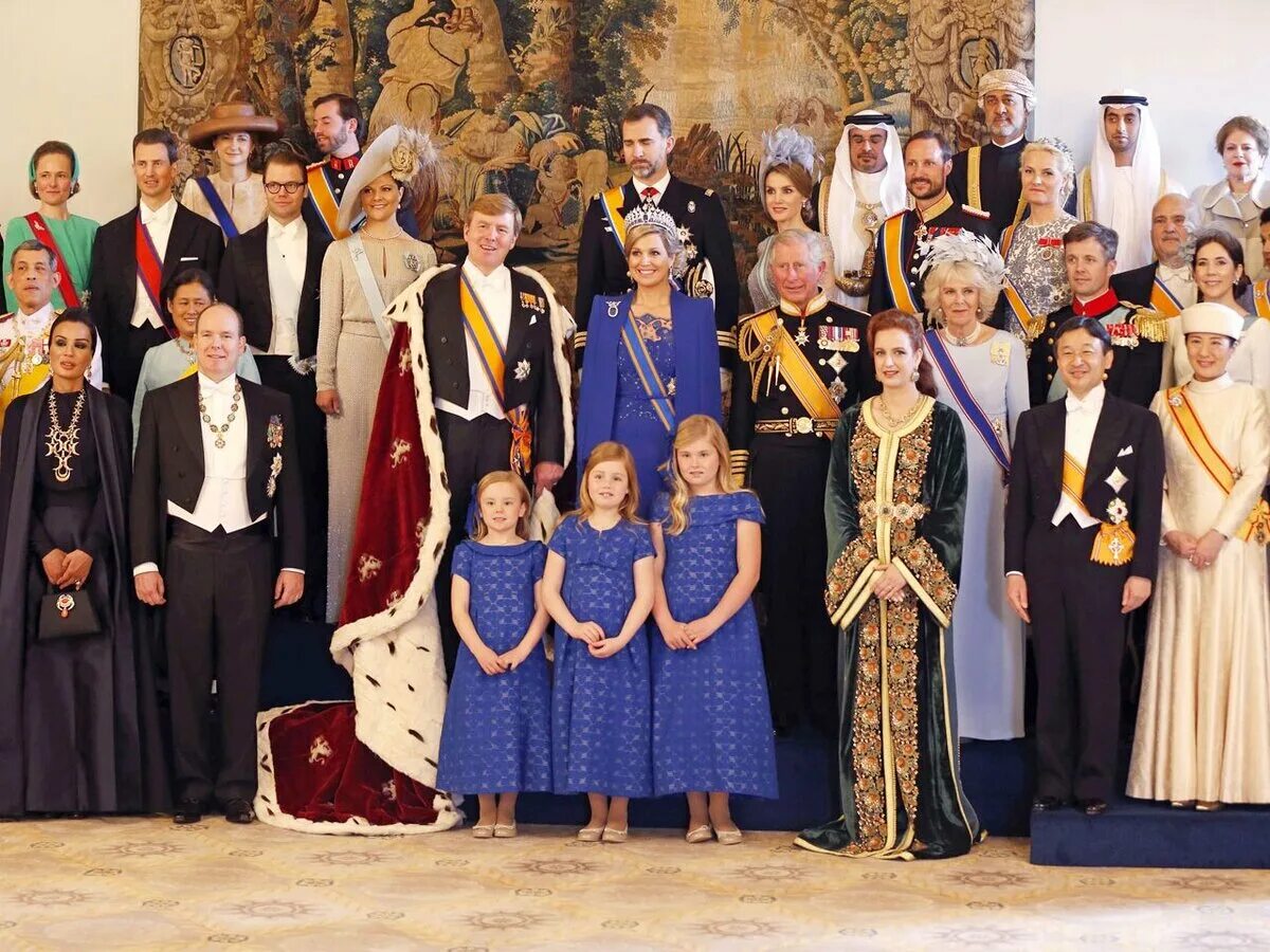 Основатель царской династии. Нидерландов Королевская семья коронация. Нидерланды семья монархов.
