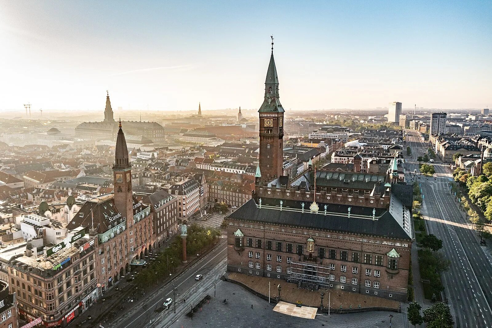 Сити копенгаген. Ратушная площадь copenhagen. мэрия копенгагена. копенгагенская ратуша, 1892—1905.