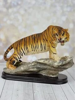 Фигурка тигра