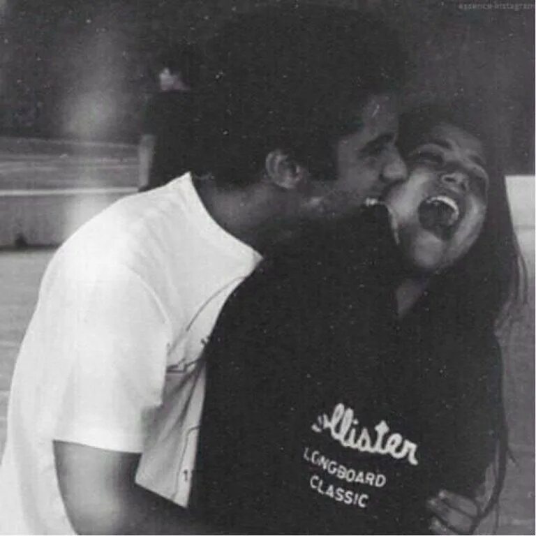 парень и девушка сходят с ума. моника беллуччи поцелуй. парень и девушка сходят с ума. парень и девушка сходят с ума. парень и девушка сходят с ума.