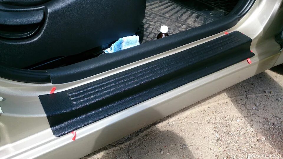 Пороги солярис. Пороги солярис. Накладки на пороги хендай солярис 2011. Пороги солярис. Накладки на пороги солярис 2020.