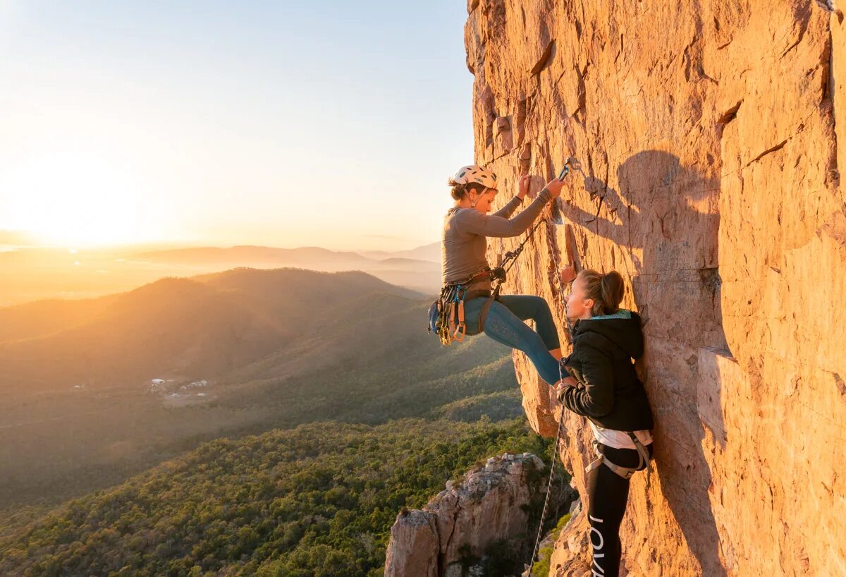 Rock climber rock climber org ru. Скалолазание. Скалолазание картинки. Восхождение. Рок Climbing.