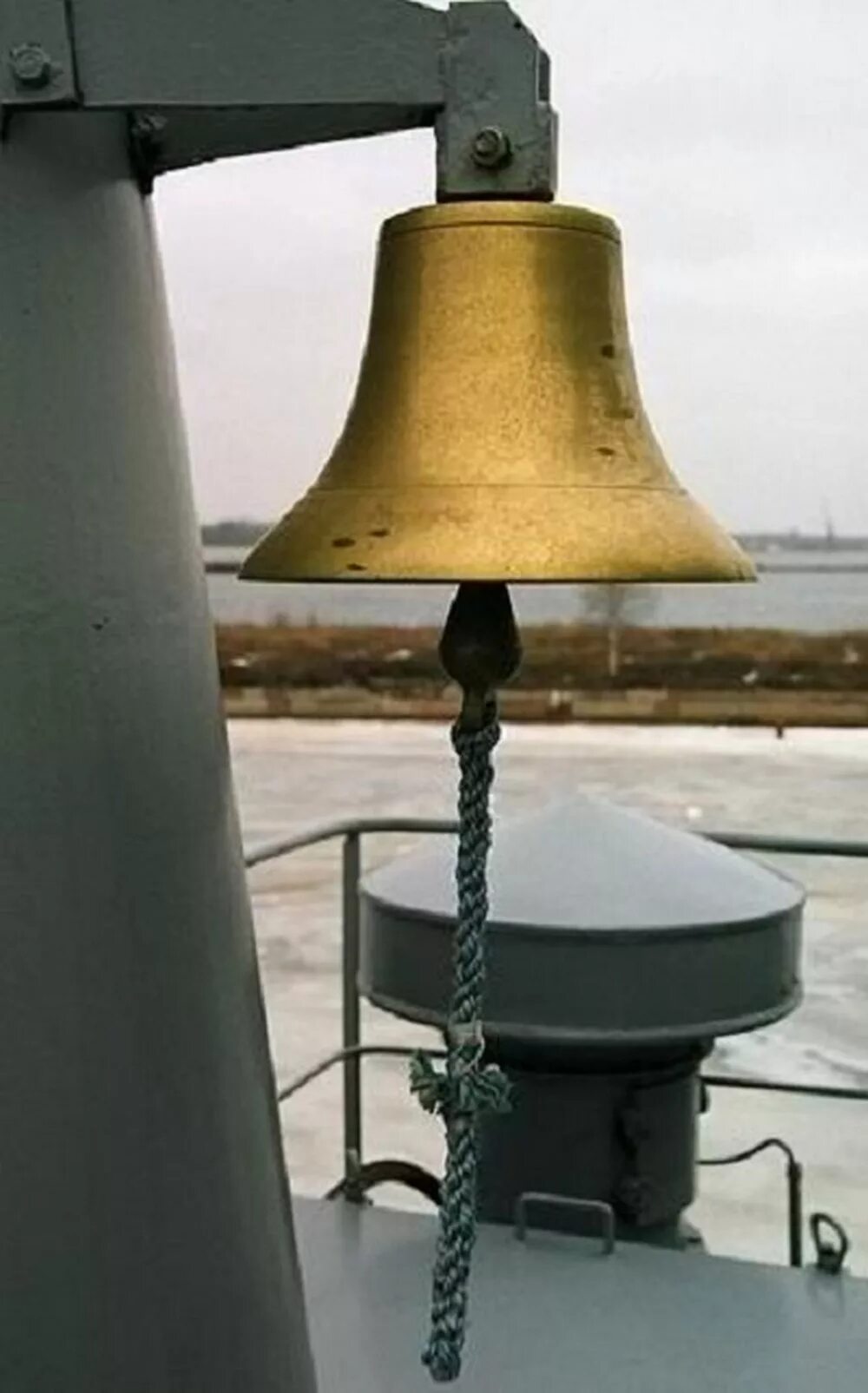 Колокол сканворд. Части колокола названия. Японские кроссворды ответы. Судовой колокол. Колокол вопрос для кроссворда.