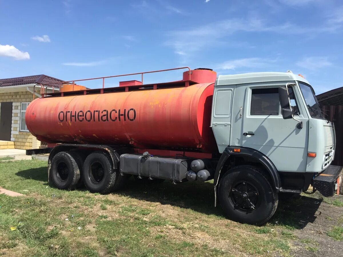 Камаз водовоз. КАМАЗ 5320 бензовоз. КАМАЗ 53212 бензовоз. КАМАЗ 65115 бензовоз. КАМАЗ 5320 топливозаправщик.