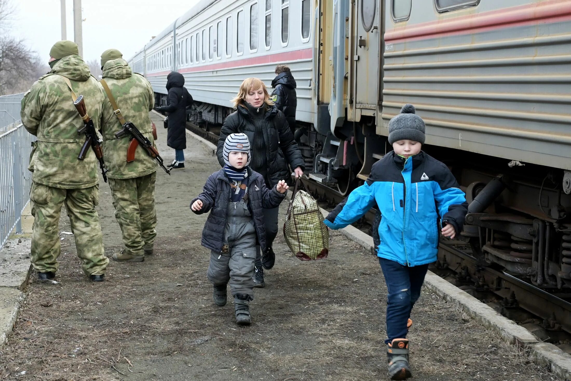Жители новороссии. Эвакуированные из Донбасса. Дети Украины.