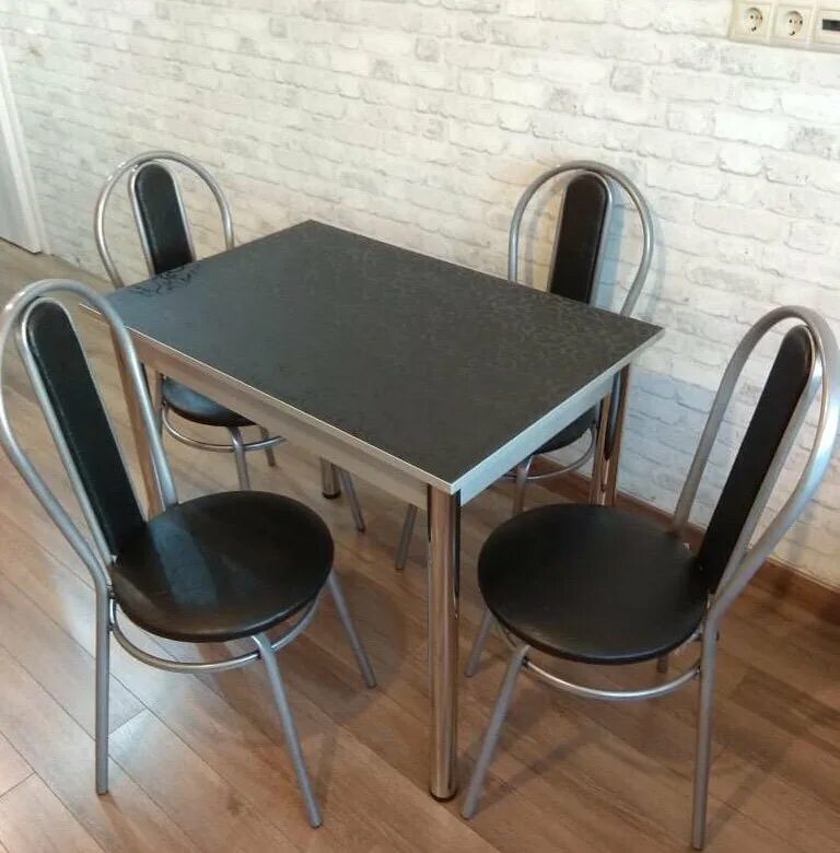 Кухонный стол и стулья комплект. Стол кухонный 2024. Кухонные столы 2023. Кухонный комплект стол и стулья 110.