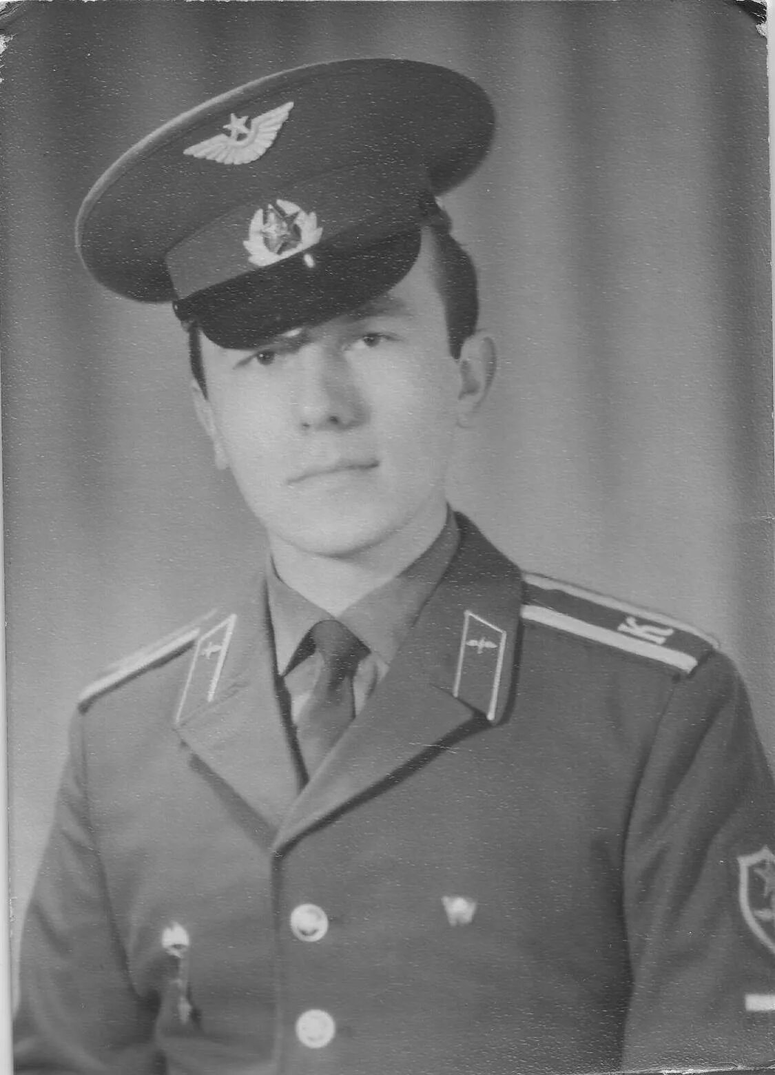 Сызранское высшее военное авиационное училище лётчиков. Сызрань свваул выпуск 1983. Выпуск свваул 1983. Качинское вваул выпуск 1974. Харьковское военное авиационное училище.