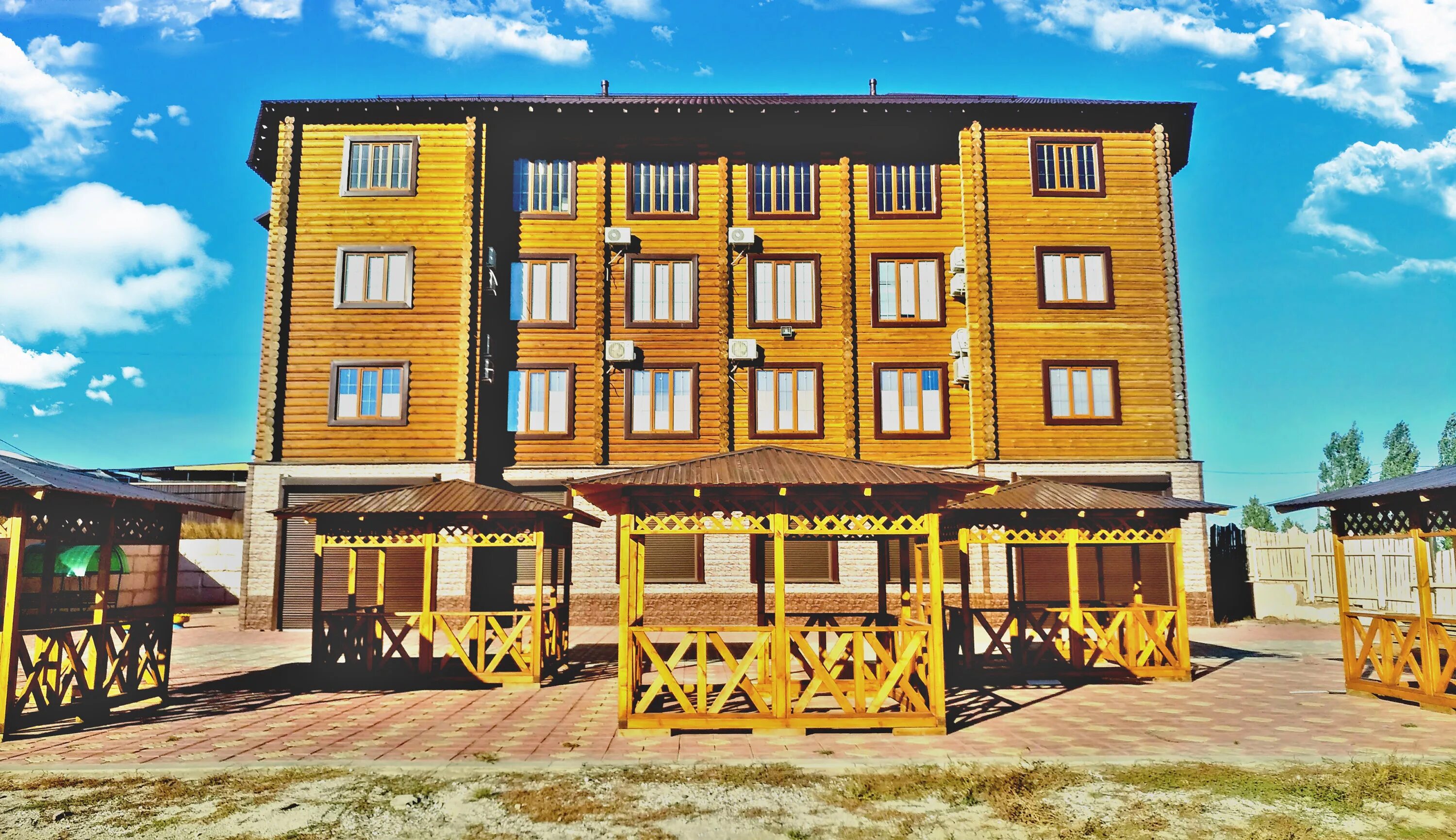 Гостевой дом терем соль илецк. Гостиница красный терем соль илецк. Красный терем соль илецк. Ривьера соль-илецк гостиница. Терем соль илецк.