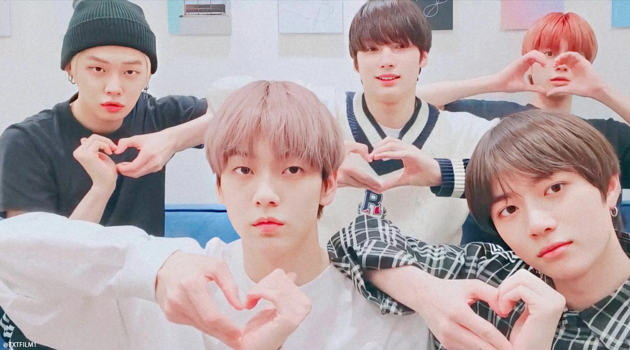 Втс группа чимин. Группа бтс юнги. Полное имя ви. Бтс участники юнги. Сценические имена бтс.