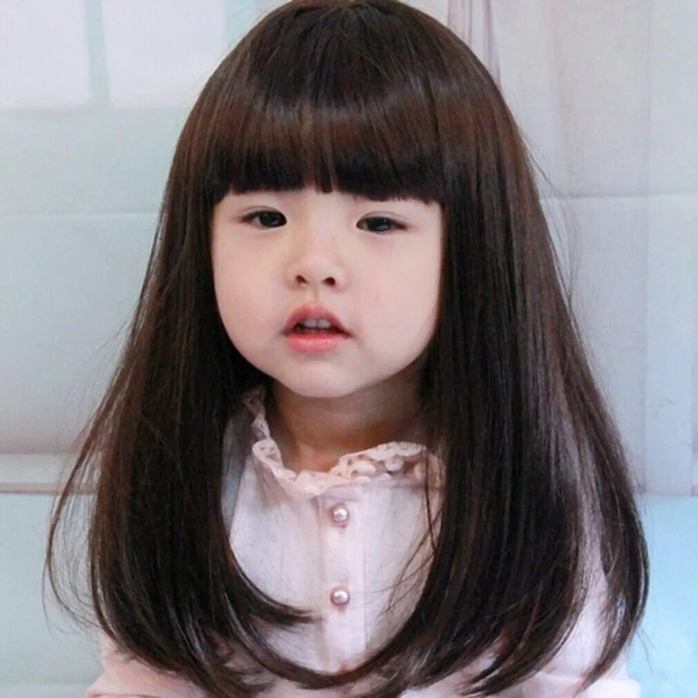 Маленькие дети с черными волосами. Стрижка для девочки 5 лет с челкой. Стрижки для девочек на длинные волосы. Корейские стрижки для детей. Стрижки на длинные волосы для детей.