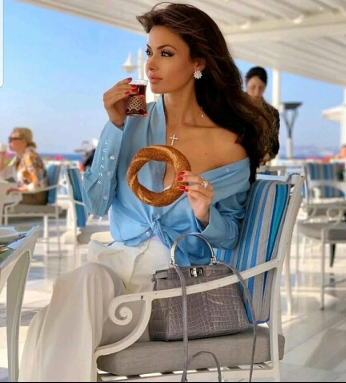 гелик алены шишковой. роскошная женщина. успешная женщина. она женщина богатая. богатый мужчина и женщина.