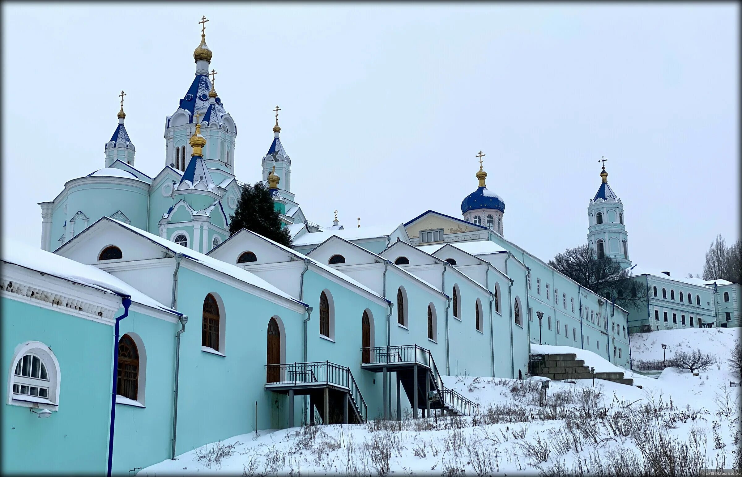 Сайт курской коренной пустыни. Коренная пустынь Курск. Церковь Коренная пустынь. Монастырь Коренная пустынь Курская область. Коренская пустынь в Курской области.