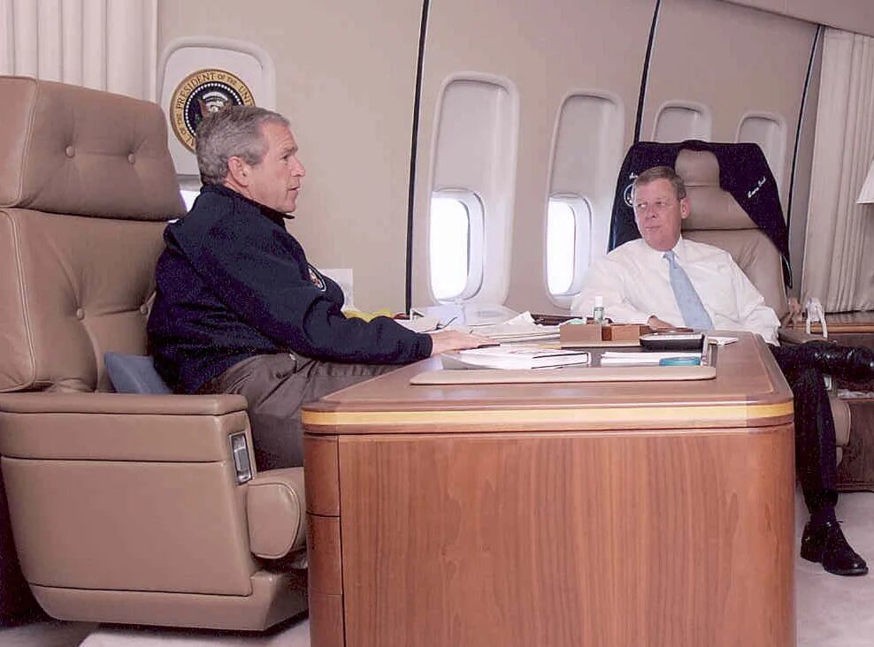 Борт 1 президента США. Президентский самолет внутри. Самолёт президента России.