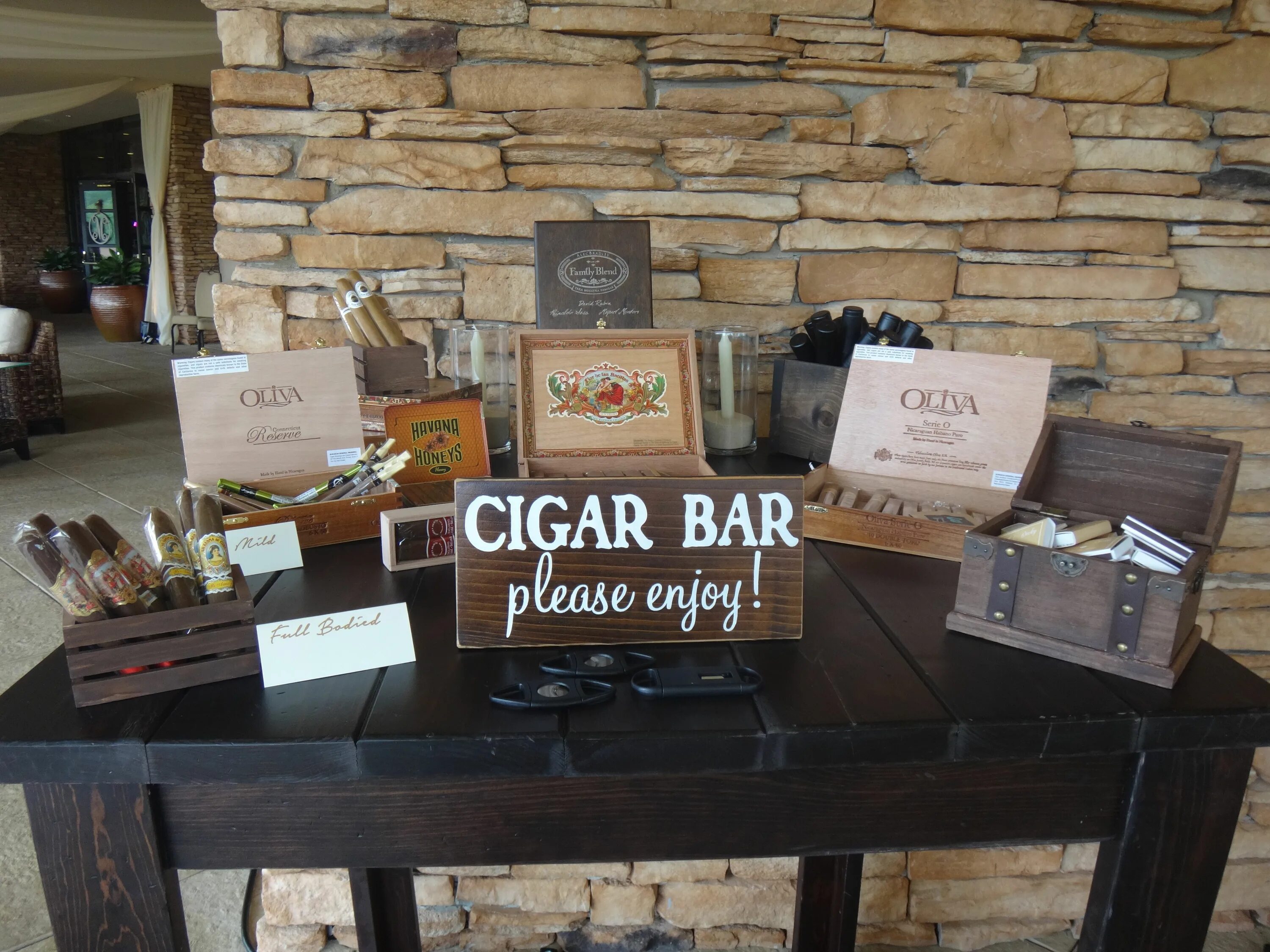 Сигар бар. Сигарный бар на свадьбу. сигарный бар. сигарная вечеринка. cigar bar.