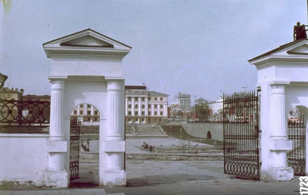 Фотоэкспонометр свердловск 6. Свердловск 6. Уралмаш в 80 годы. Фотоэкспонометр свердловск. Экспонометр ленинград 6.