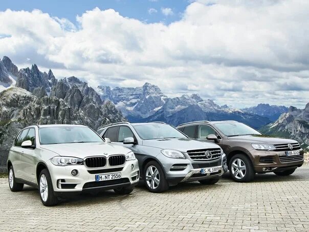 Бмв х5 мерседес. Bmw vs mercedes. Bmw x6 и gle. Мл мерседес x5. Мерседес мл и gle.