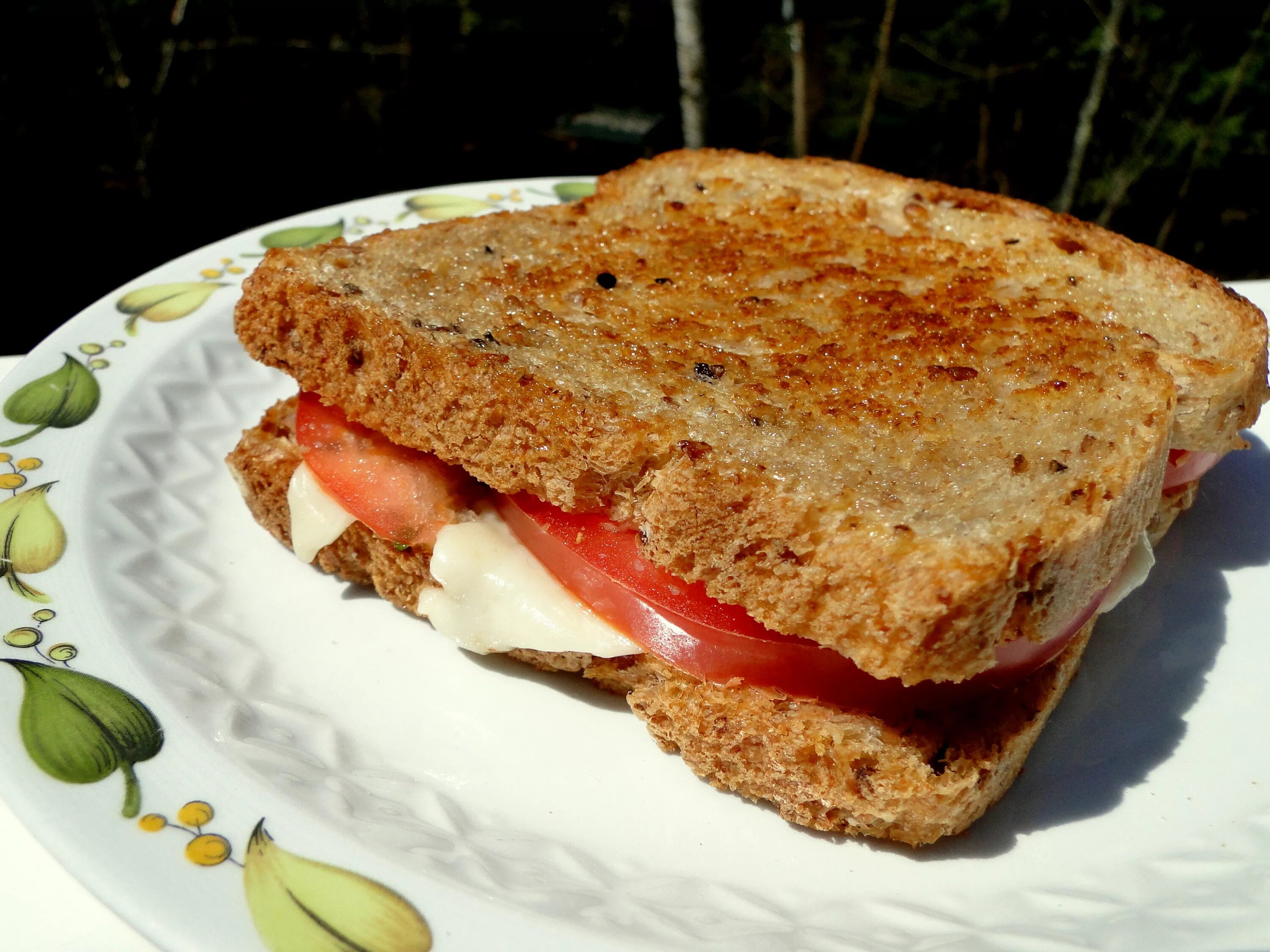 Тостовый хлеб с сыром. Бутерброд. Сэндвич. Хлеб для бутербродов. Закрытый бутерброд.