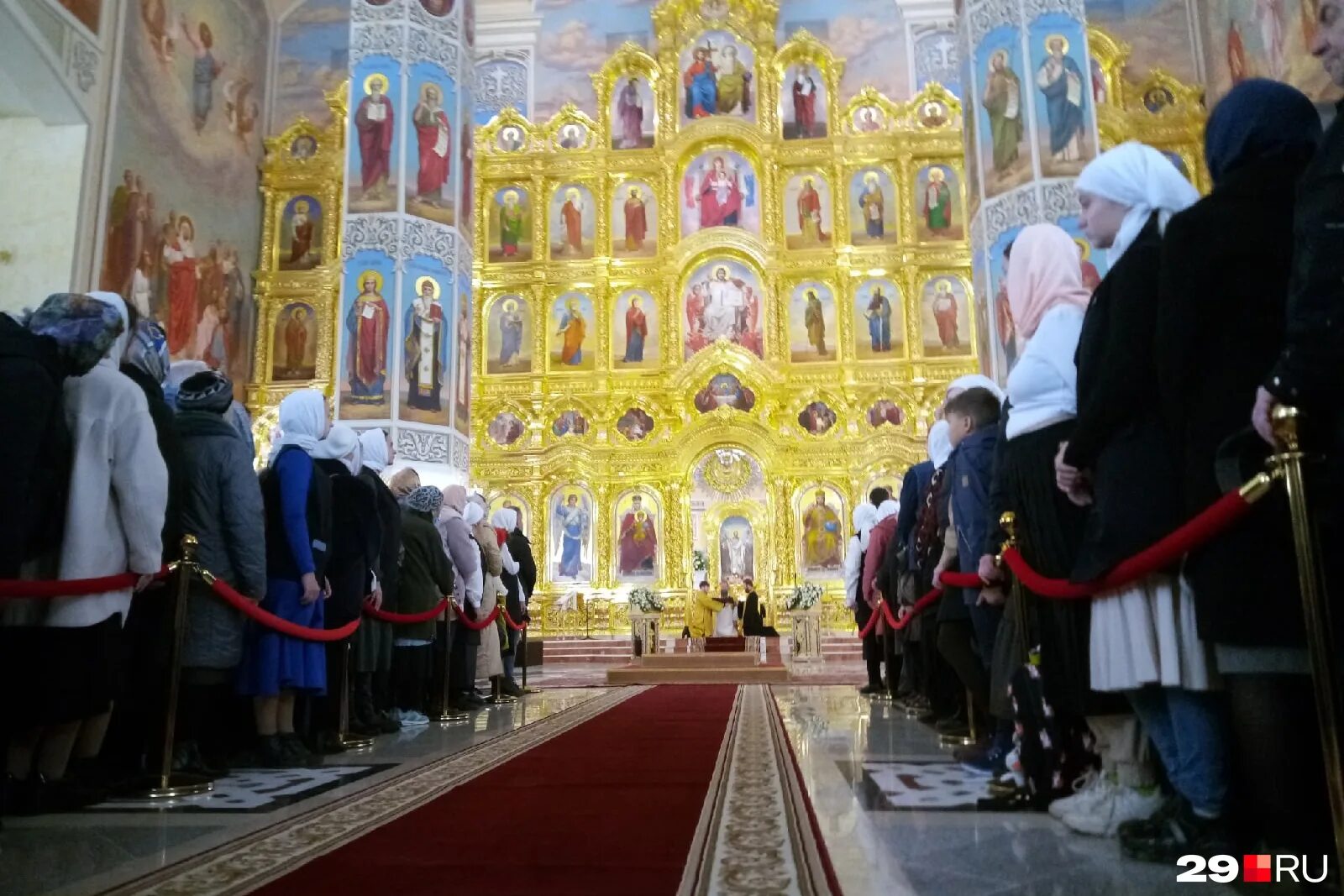 Михаило-архангельский храм в архангельске. Новый собор михаила архангела архангельск. Михаило-архангельский кафедральный собор архангельск. Михаило архангельском кафедральном соборе. Михаило архангельском кафедральном соборе.