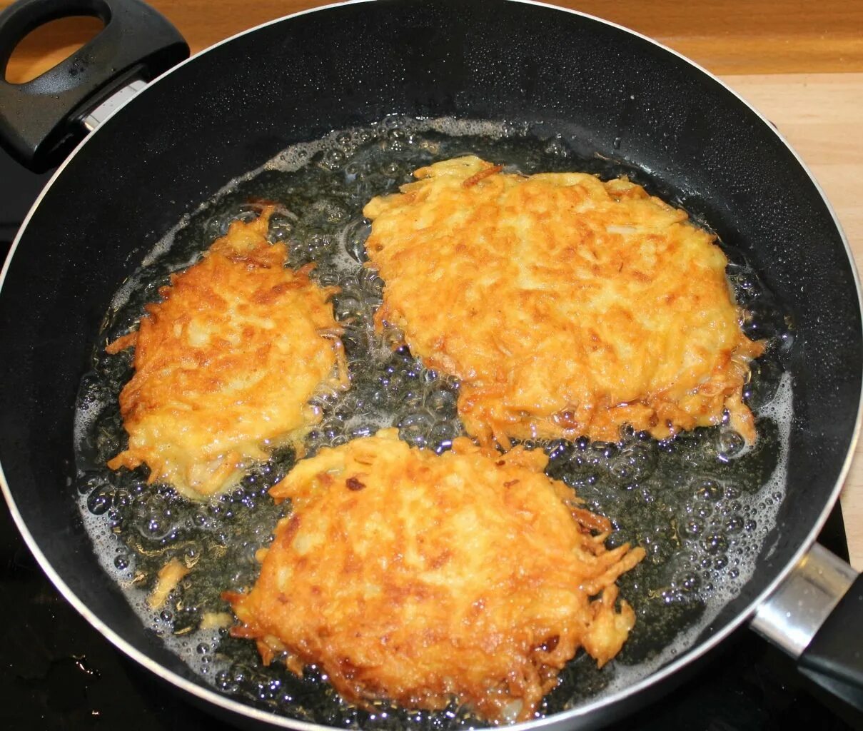 Куриная отбивная. Сочная грудка не еда. Куриное филе в картофельном кляре. Куриное филе в картофельной шубке. Филе в картофельной шубке в духовке.
