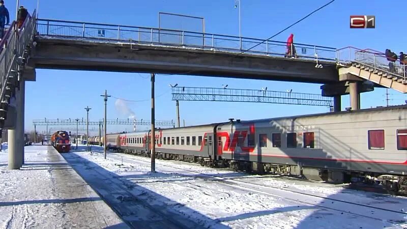 Сайт ржд сургута. Станция Сургут. Поезд Пыть-Ях Омск. Пригородный поезд Сургут Нижневартовск. Пыть-Ях РЖД.