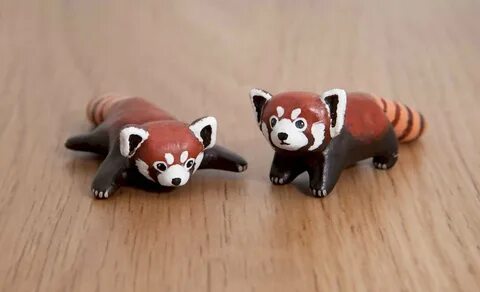Фигурки из красного пластилина