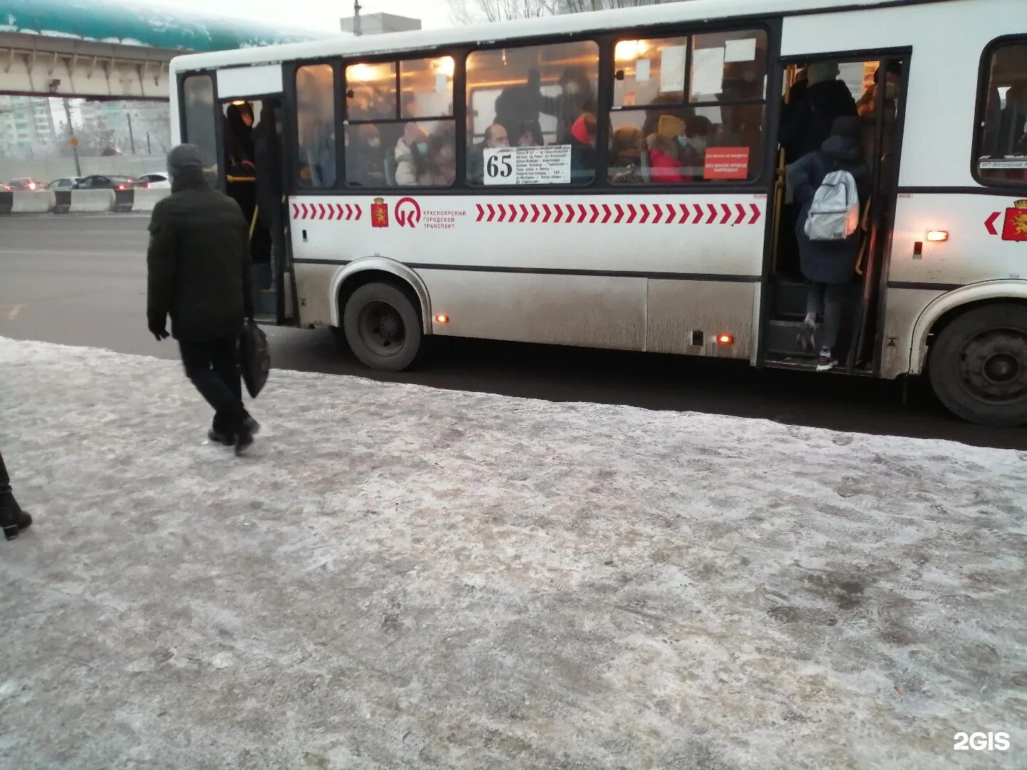 Время автобусов красноярский край. Автобус 65 Красноярск. Автобус 98 Красноярск. Красноярск остановки автобуса 65. 68 Автобус Красноярск.