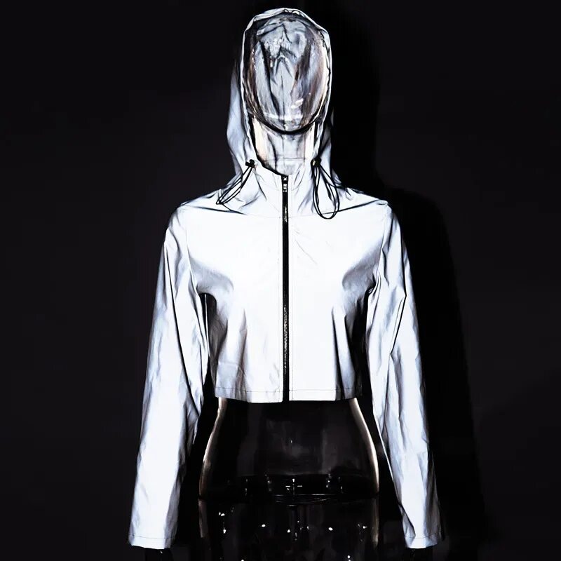 Светоотражающая куртка женская. Бомбер jacket reflective. Светоотражающая куртка женская. Белая светоотражающая куртка. Короткая светоотражающая куртка.