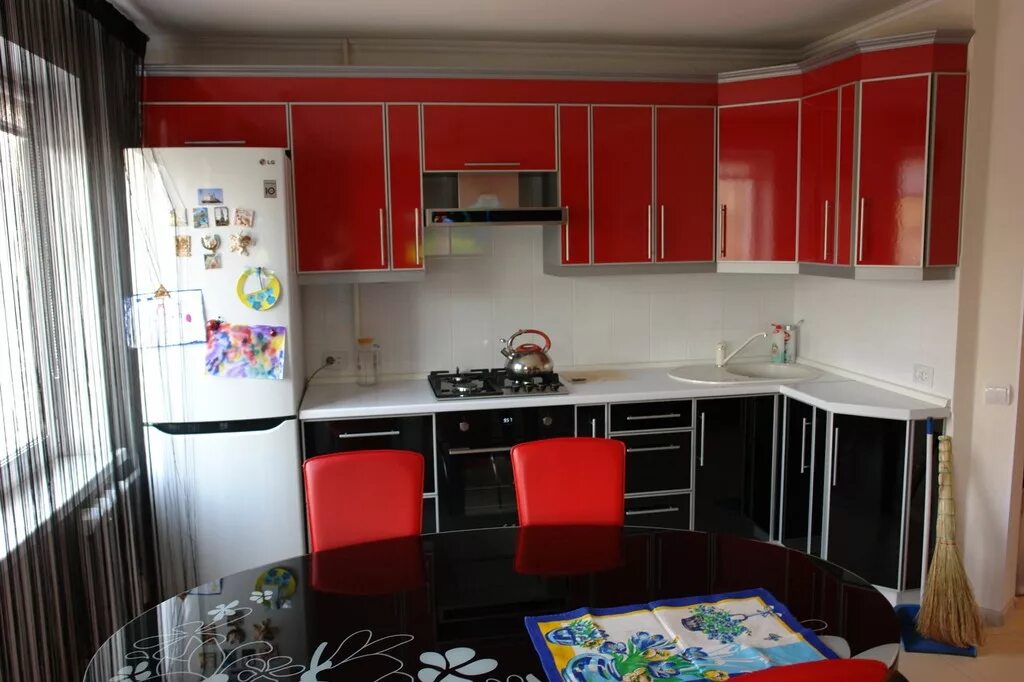 Кухни бугров. Давита мебель горно алтайск. Кухонные гарнитуры шелехов. Кухня холмы. Кухни кит ангарск 22 мкр.