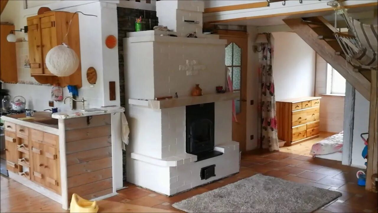 Двухэтажный дом с печкой. Маленький домик с печкой. маленький домик с печным отоплением.